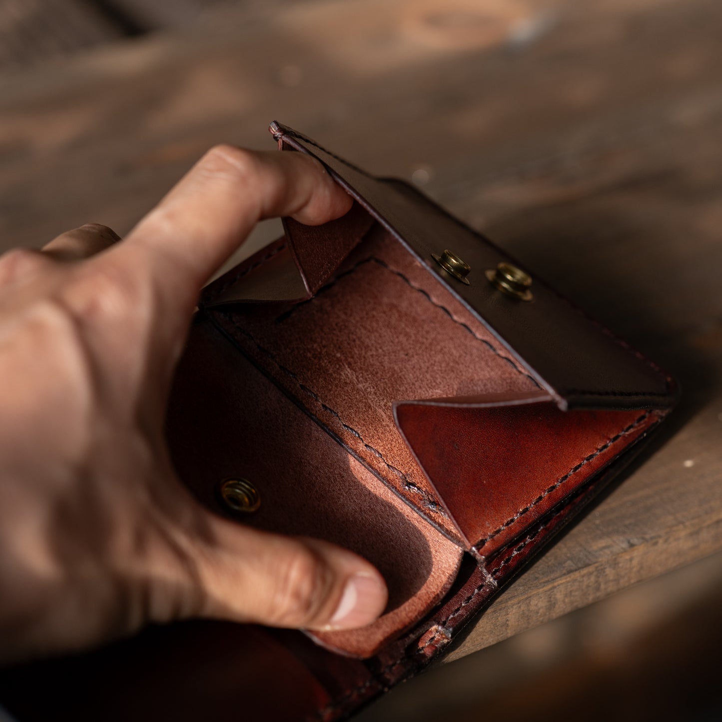 BG BI-FOLD LEATHER WALLET - BROWN