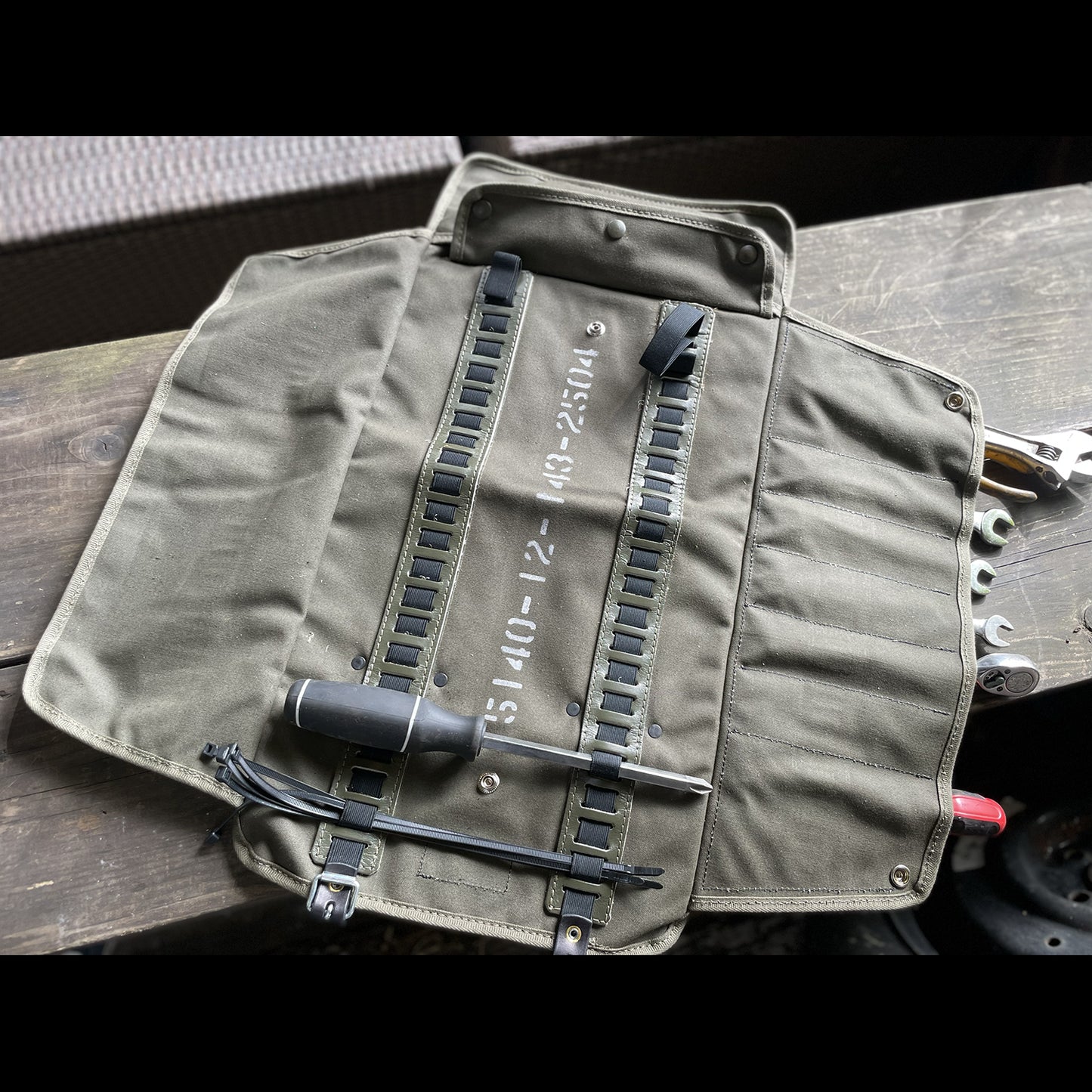 BG VINTAGE CANVAS TOOL ROLL - BLACK BELT
